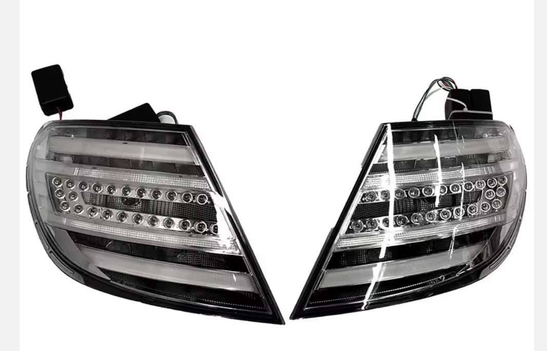 W204 Halogen Upgrade Smoked LED Tail Light for Mercedes Benz C Class C200 C250 C300 Year 2008-2010